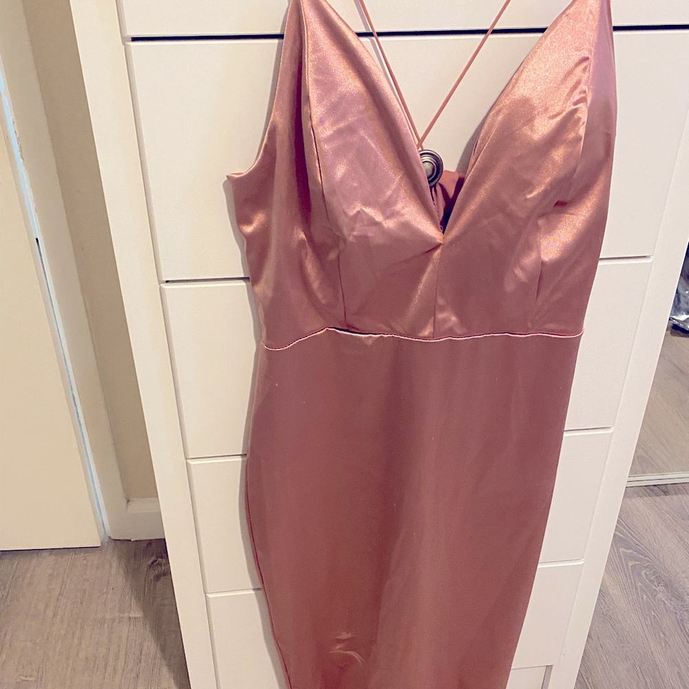 Pink silky dress - Picture 2 of 3